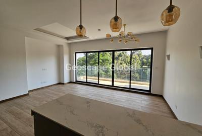 2 Bed Apartment with En Suite in Rosslyn