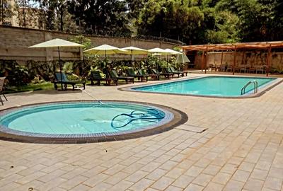 3 Bed Apartment with En Suite at Lavington - 2