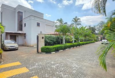 4 Bed Townhouse with En Suite at Lavington Green - 2