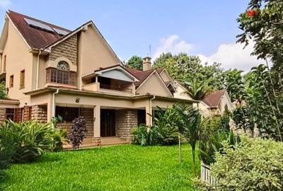 4 Bed Townhouse with En Suite in Rosslyn