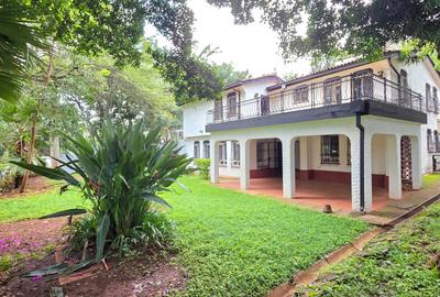 4 Bed House with En Suite at Hillview Estate.