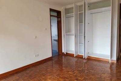 4 Bed Townhouse with En Suite in Nyari - 4