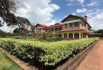 5 Bed Townhouse with En Suite in Nyari