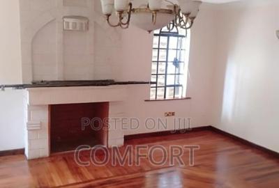 6 Bed Townhouse with En Suite at Statehouse Road - 4