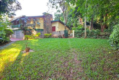 4 Bed House with En Suite at Close To Abc Place. - 3