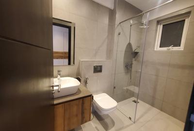 5 Bed Apartment with En Suite in General Mathenge - 3