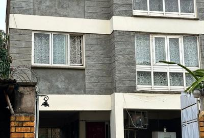 5 Bed House with En Suite in South C