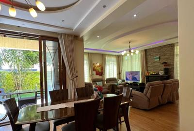 5 Bed House with En Suite in Lavington - 3