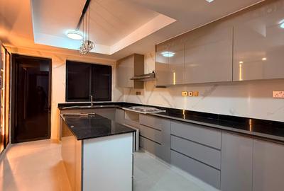 4 Bed Apartment with En Suite in Kilimani - 4
