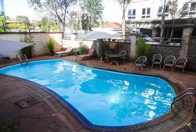 3 Bed Apartment with Swimming Pool in Riverside - 2