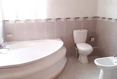 4 Bed Townhouse with En Suite at Riara Road - 4