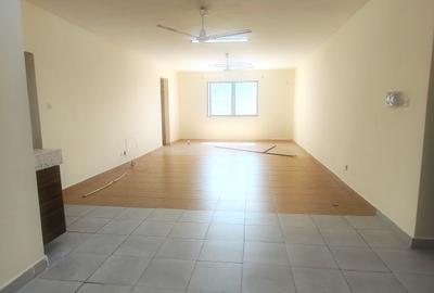 3 Bed Apartment with En Suite at Links Road