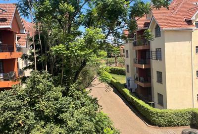 2 Bed Apartment with En Suite in Ridgeways - 4
