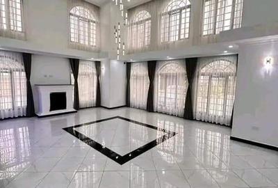 7 Bed House with En Suite at Hardy - 3