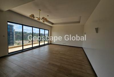 3 Bed Apartment with En Suite in Rosslyn