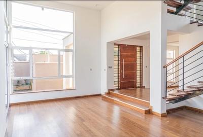 4 Bed Townhouse with En Suite at Lavington - 4