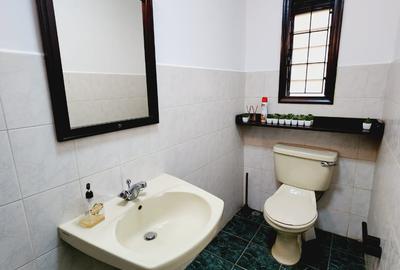 1 Bed House with En Suite at Westlands - 3