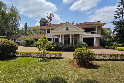 5 Bed House with En Suite in Runda