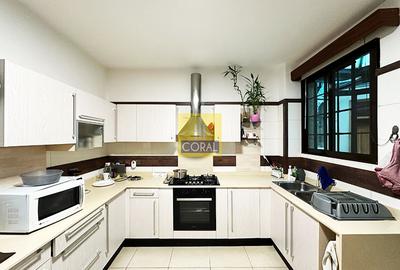 4 Bed Apartment in Rhapta Road - 3