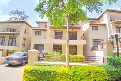 5 Bed Townhouse with En Suite at Lavington Green - 4