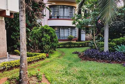 2 Bed House with En Suite at Rosslyn Riviera Mall