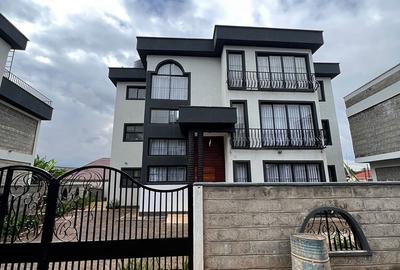 5 Bed Townhouse with En Suite at Rongai