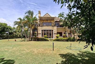 5 Bed House with En Suite in Runda