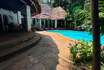 3 Bed Villa with En Suite at Lamarina - 3