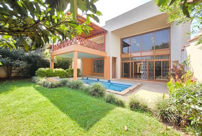 5 Bed Townhouse with En Suite at Convent Drive