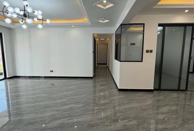 4 Bed Apartment with En Suite at Othaya Road