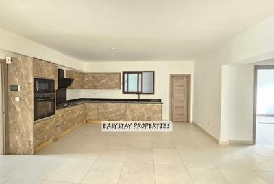 2 Bed Apartment with En Suite in Westlands Area