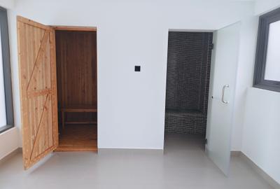 6 Bed Villa with En Suite in Lavington - 4
