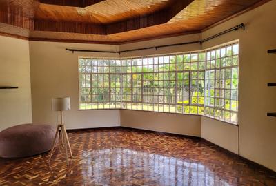 5 Bed House with En Suite in Runda - 2