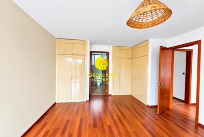 3 Bed Apartment with En Suite in Muthaiga - 2