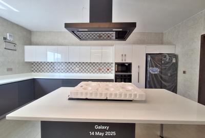 2 Bed Apartment with En Suite at Riverside Drive - 4