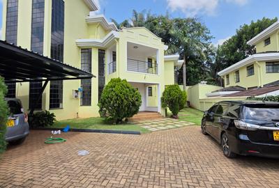 5 Bed Townhouse with En Suite at Lavington Green - 4