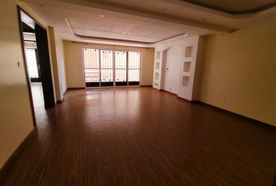 3 Bed Apartment with En Suite in Riverside - 4