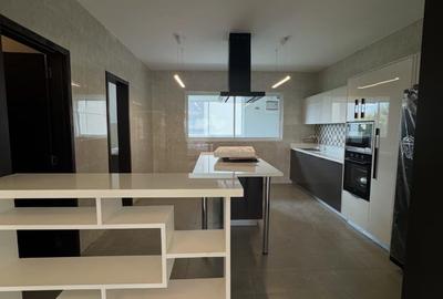 3 Bed Apartment with En Suite in Riverside - 4