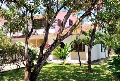 4 Bed Villa with En Suite at Kenyatta Road - 3