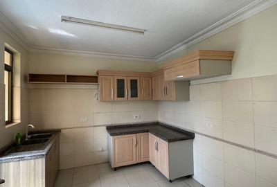 2 Bed Apartment with En Suite at Off Links Road - 3