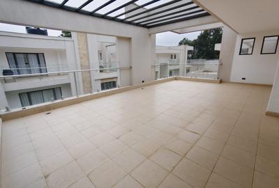 6 Bed Villa with En Suite in Lavington - 4