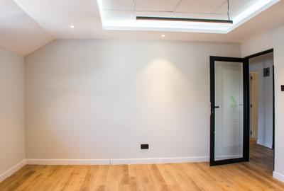 600 ft² Office with Backup Generator at Unga Lane - 4