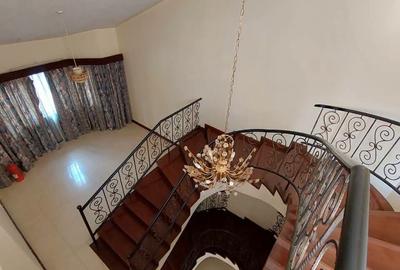4 Bed Townhouse with En Suite in Brookside - 3