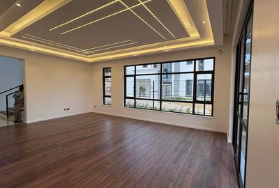 5 Bed Villa with En Suite in Lavington