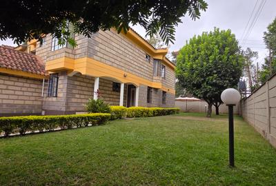 4 Bed Townhouse with En Suite in Lavington - 2