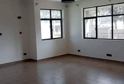 4 Bed Townhouse with En Suite in Ridgeways - 4