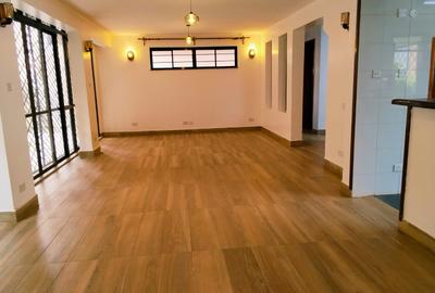 5 Bed Villa with En Suite in Lavington - 2