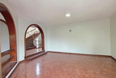 4 Bed Townhouse with En Suite at James Gichuru Road - 4