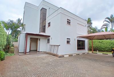 4 Bed Townhouse with En Suite at Lavington Green - 3
