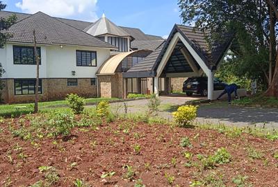 10 Bed House with En Suite in Karen